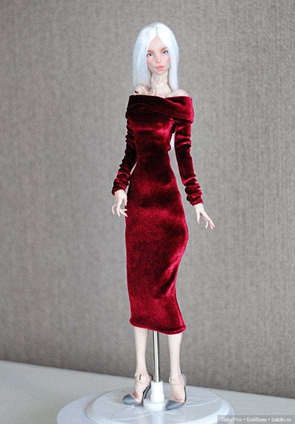 Бордовое бархатное платье для Химеры и других БЖД кукол формата 1/4 (фото 4)