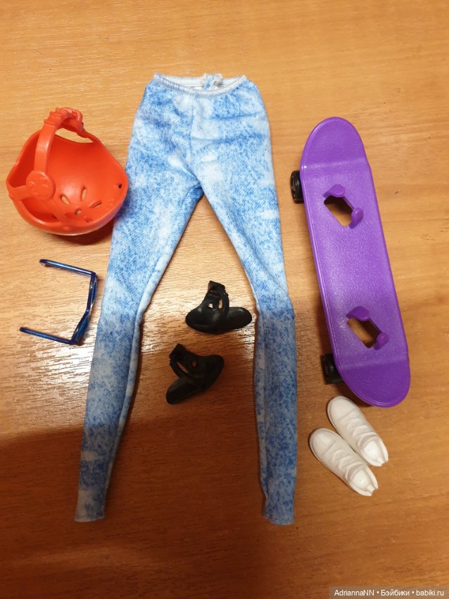 Аутфит от куклы Барби Barbie скейтбордистки, почти полный