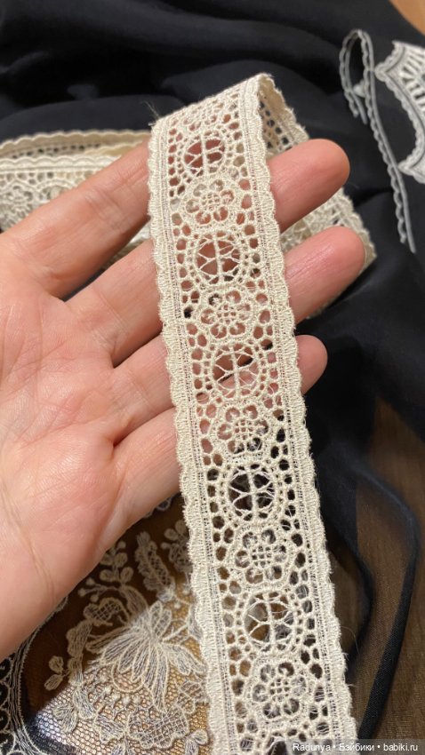 Французский шелк с вышивкой (фото 3)