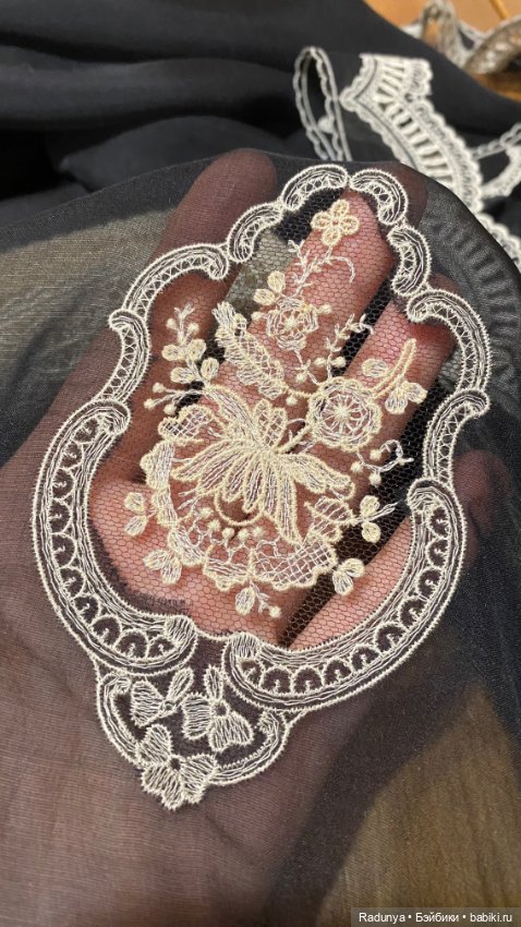 Французский шелк с вышивкой (фото 4)