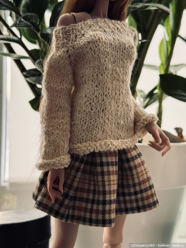 Юбочка с хлопковым джемпером для кукол формата 1/4 (фото 2)