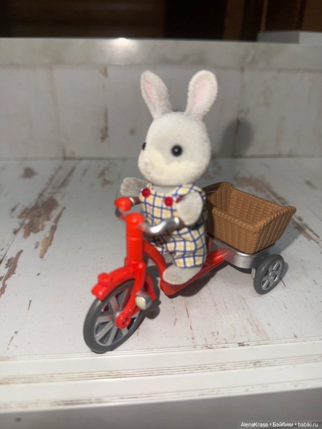 Сильвания Фэмилии зайчик на велосипеде