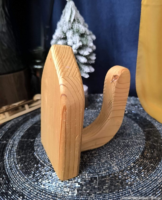Деревянный винтажный утюг (фото 2)