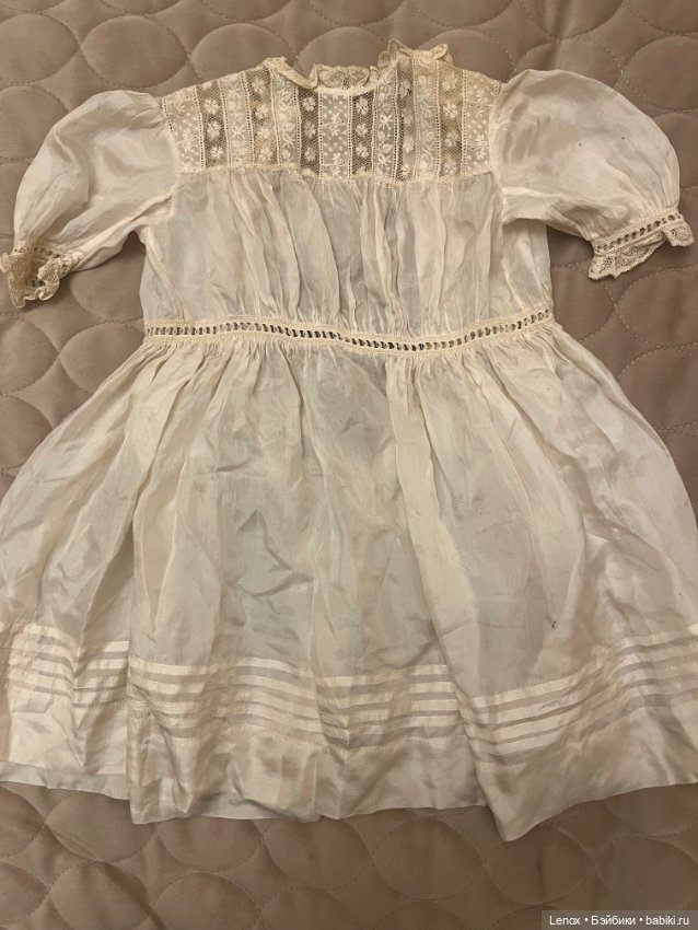 Антикварное платье для куклы (фото 8)