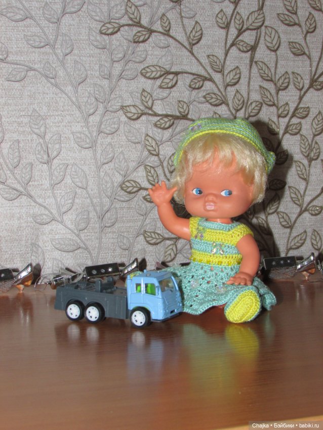 Авторский вязаный наряд\комплект с шляпой «Цветочная Фея-4» на кукол ГДР Кисс Ми \ Kiss Me (фото 4)