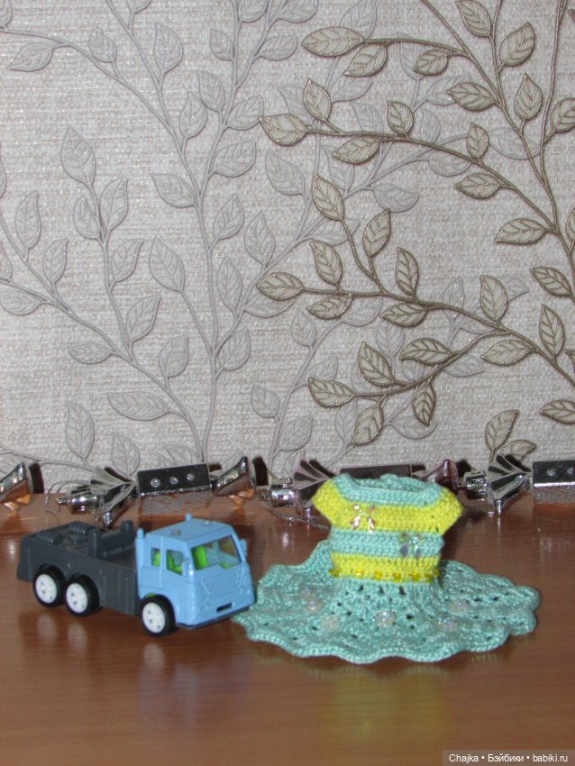 Авторский вязаный наряд\комплект с шляпой «Цветочная Фея-4» на кукол ГДР Кисс Ми \ Kiss Me (фото 2)