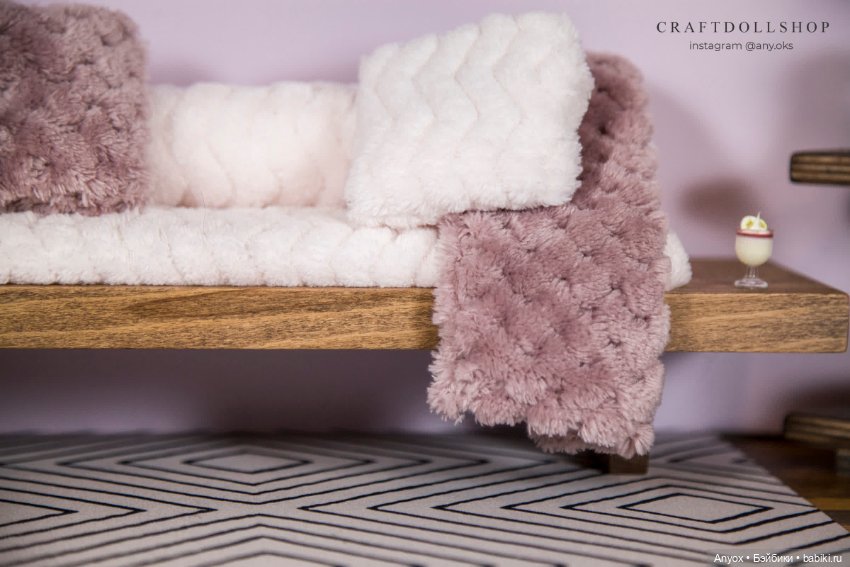 Диван для кукол 1/6 из массива Бука (фото 5)