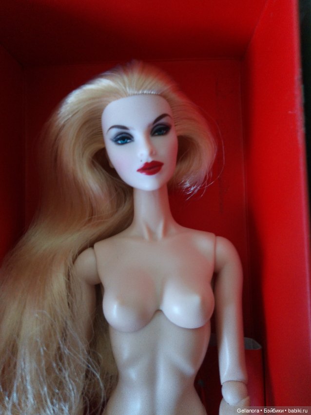 Mademoiselle Jolie "Kiss You in Paris"