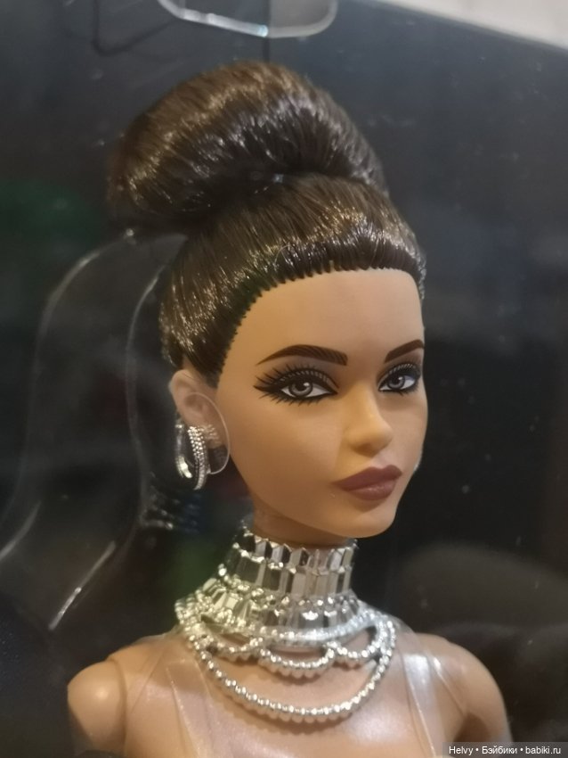 Barbie Styled by Design Linda Kyaw doll (фото 4)