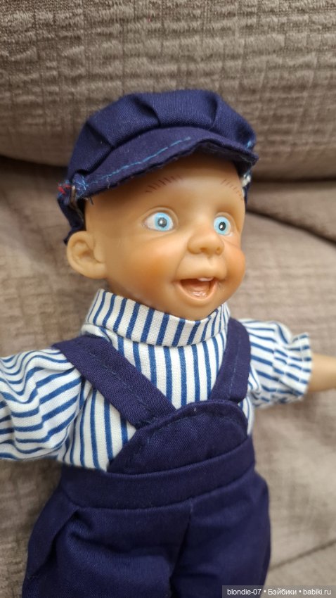 Маленькая характерная куколка