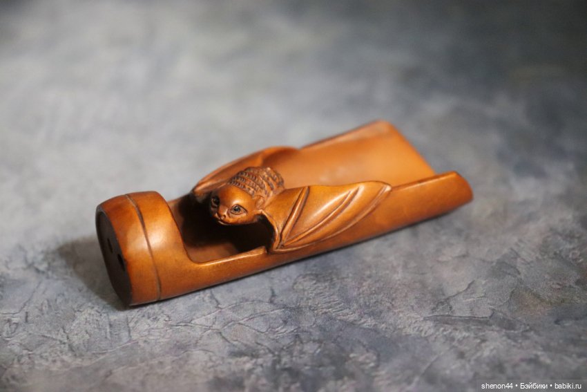 Окимоно, нэцкэ или же чайный совочек, миниатюрная подставка "Летучая мышь"