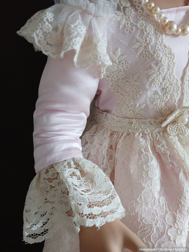 Нарядное платье для большой куклы