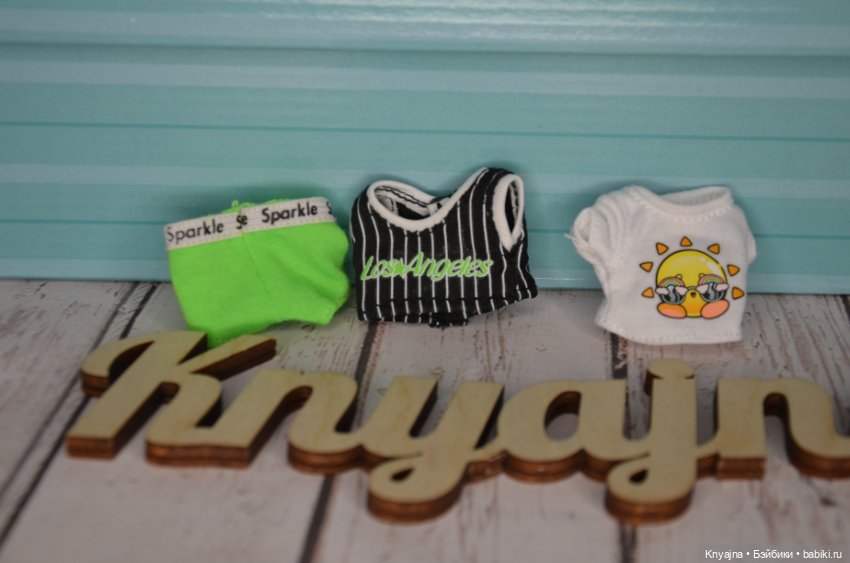 Шортики и два топа на подростов Рейнбоу Хай ( Rainbow High) (фото 2)