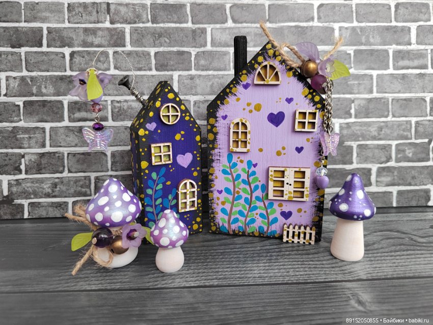 Домишки из дерева и грибочки в необычайном цвете (фото 5)