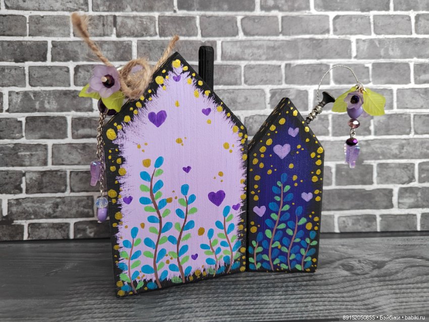 Домишки из дерева и грибочки в необычайном цвете (фото 2)