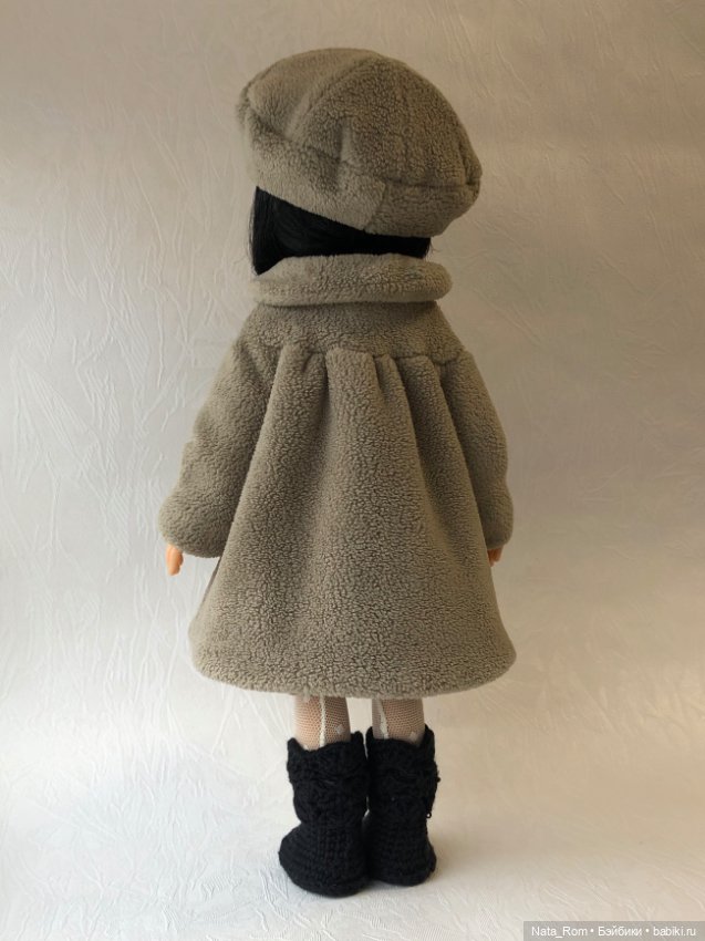 Комплект пальто и берет для куклы Паола Рейна (Paola Reina) (фото 3)