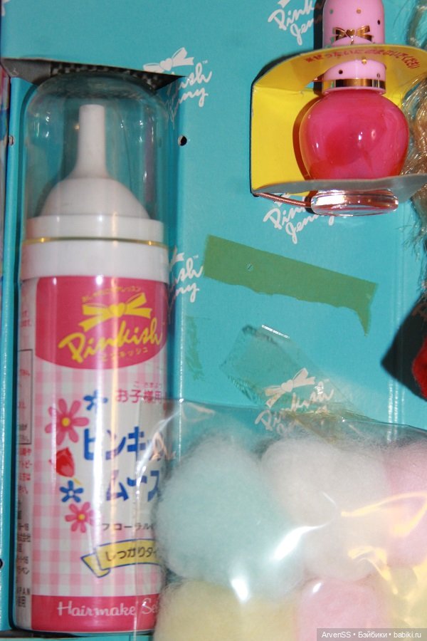 Винтажная Дженни Такара с аксессуарами для причесок и макияжа (фото 7)