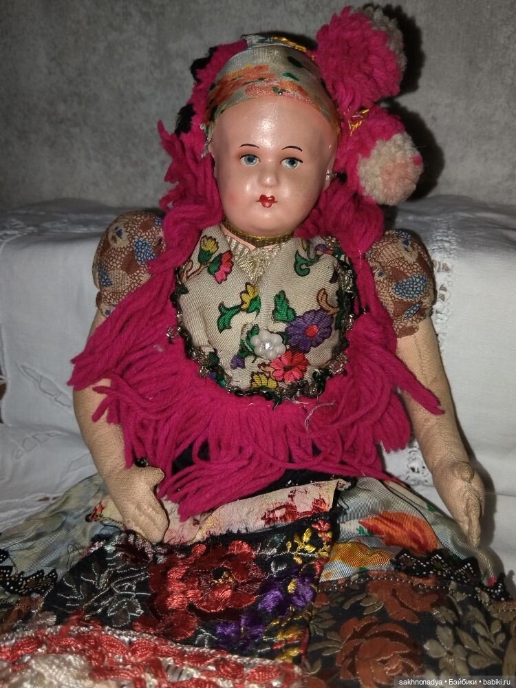 Старинная , антикварная кукла в венгерской ( мадьярской ) одежде (фото 6)
