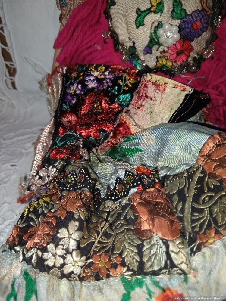 Старинная , антикварная кукла в венгерской ( мадьярской ) одежде (фото 8)