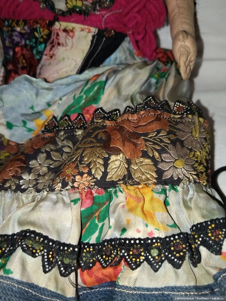 Старинная , антикварная кукла в венгерской ( мадьярской ) одежде (фото 4)