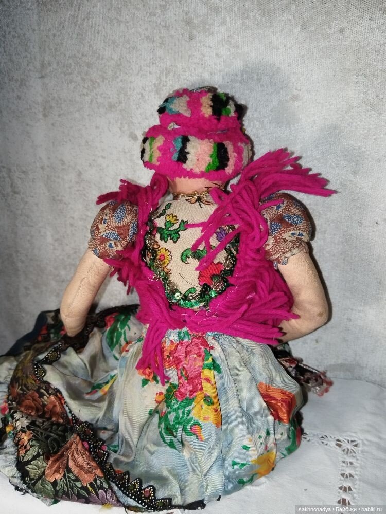 Старинная , антикварная кукла в венгерской ( мадьярской ) одежде (фото 7)