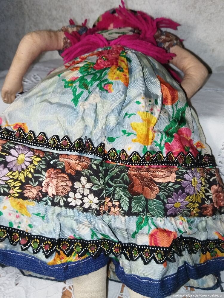 Старинная , антикварная кукла в венгерской ( мадьярской ) одежде (фото 3)