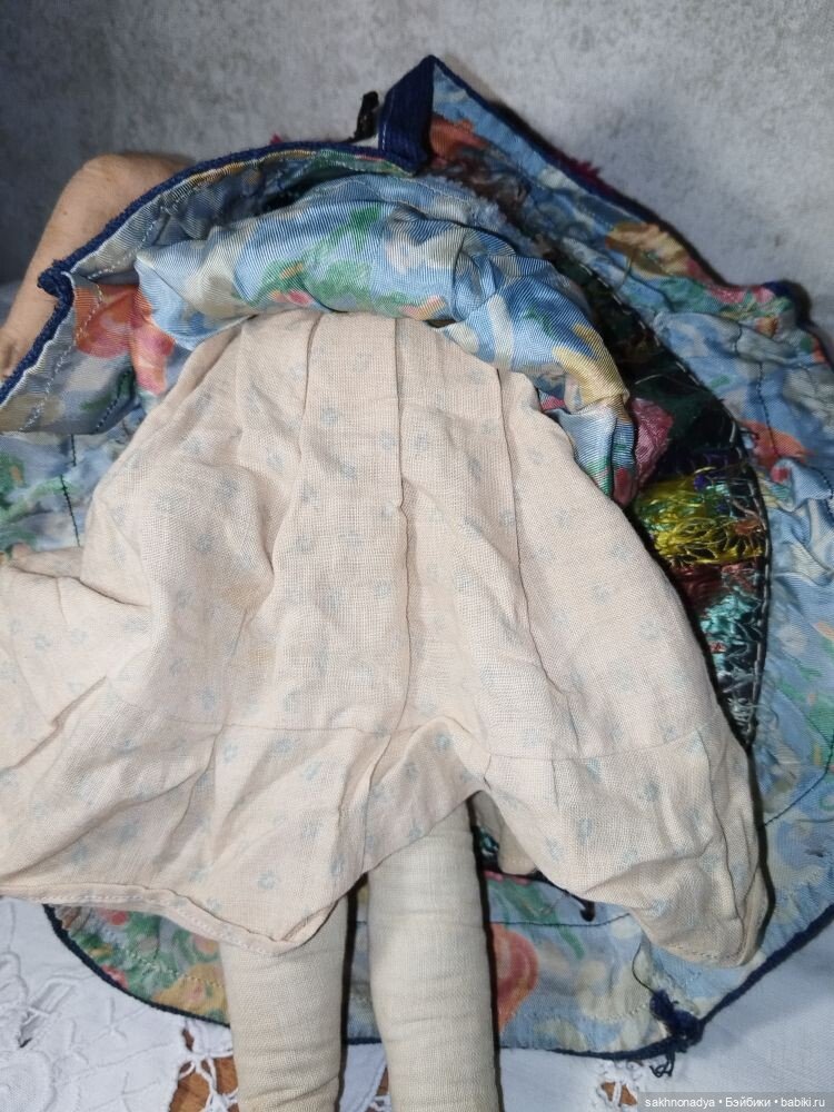 Старинная , антикварная кукла в венгерской ( мадьярской ) одежде (фото 9)