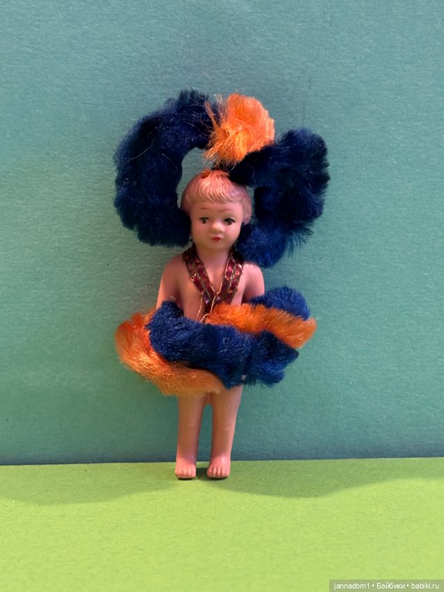 Целлулоидная куколка Wolff, родной аутфит, высота 7 см