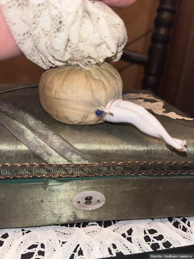 Антикварная half doll кукла - игольница (фото 6)