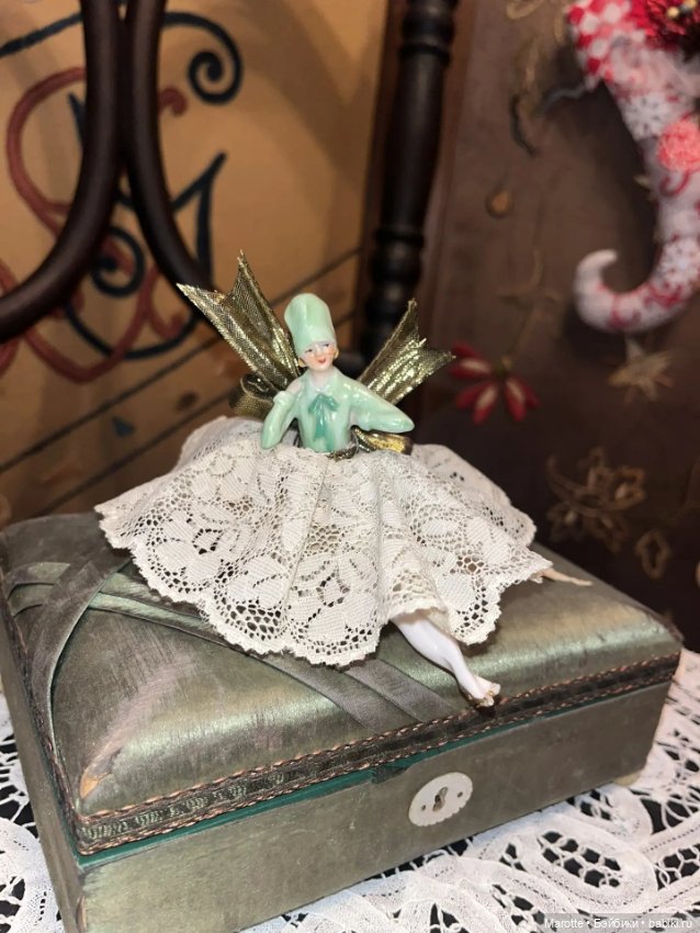 Антикварная half doll кукла - игольница