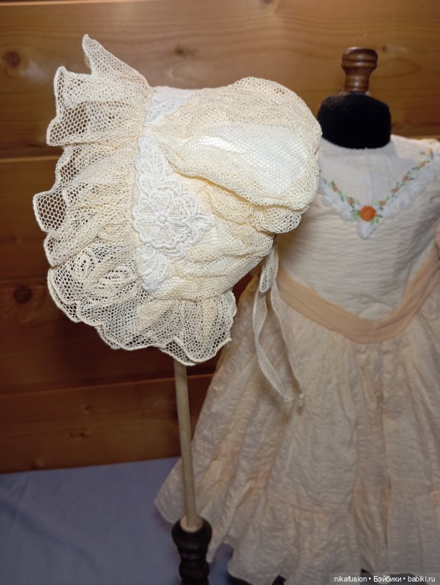 Платье и чепчик на антикварную, винтажную куклу или реплику (фото 4)