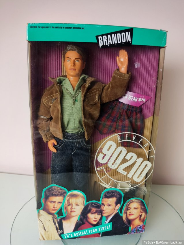 Брэндон Уолш из сериала "Беверли-Хиллз, 90210"