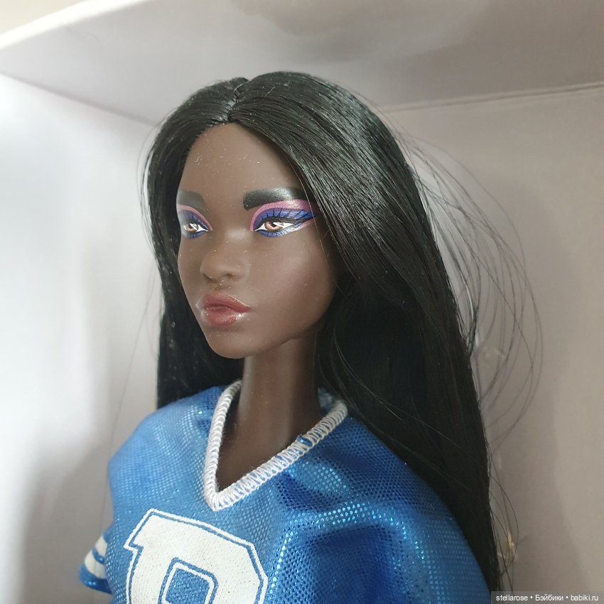 Barbie Looks #10 Simona — Игровые куклы (фото 6)