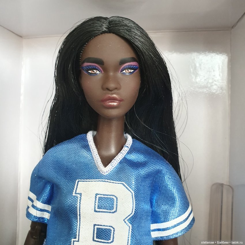 Barbie Looks #10 Simona — Игровые куклы (фото 4)