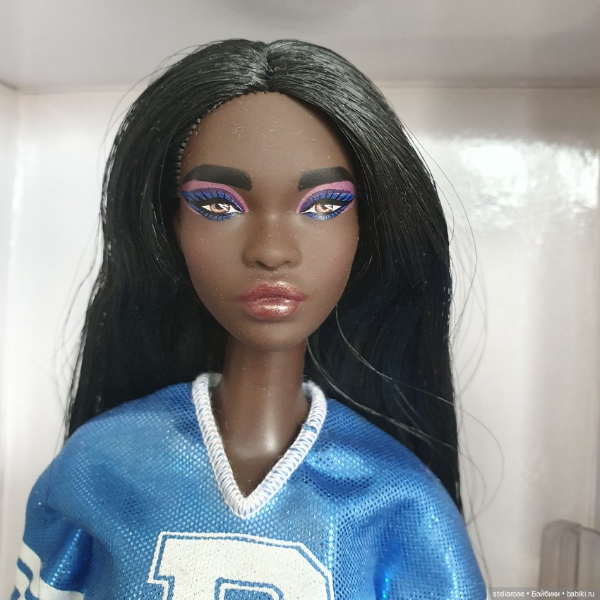 Barbie Looks #10 Simona — Игровые куклы (фото 5)