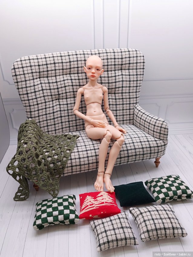 Диван для кукол формата 1/6 от известного мастера (фото 10)