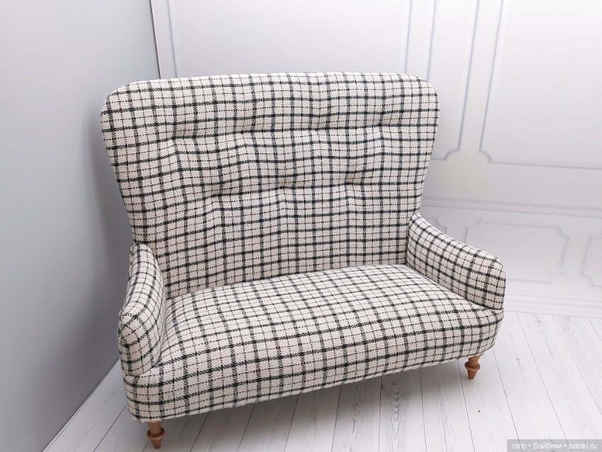 Диван для кукол формата 1/6 от известного мастера