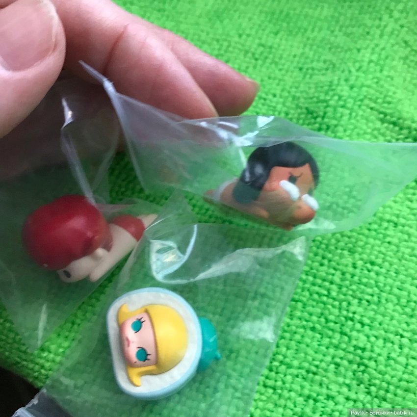 Стеллаж для кукол и миниатюра в него (фото 4)