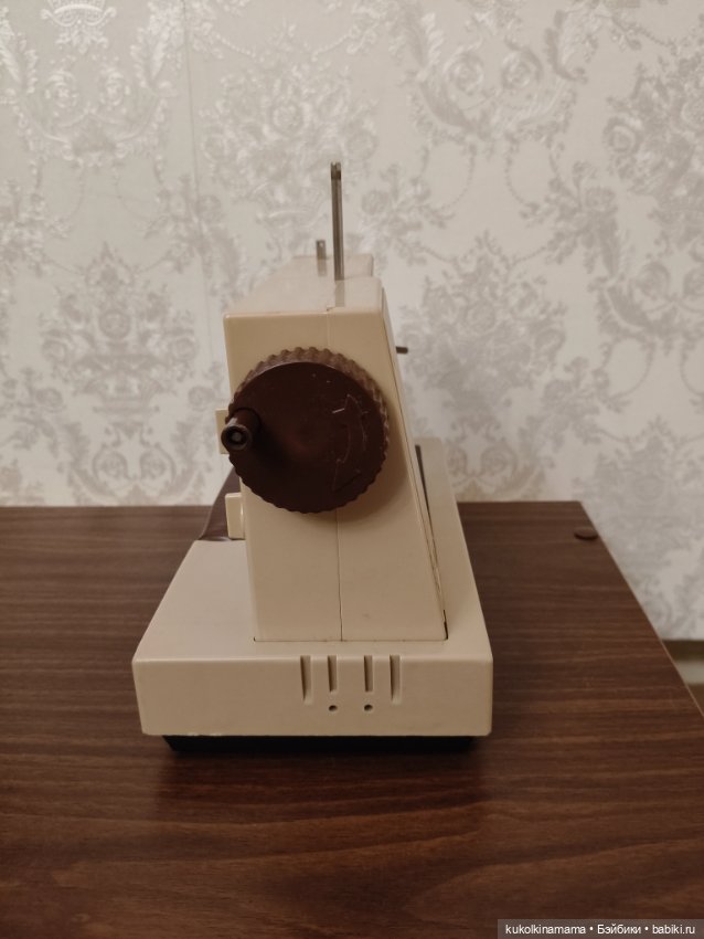 Швейная детская машинка ГДР (фото 4)