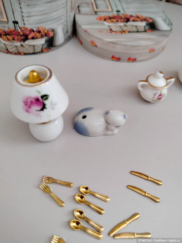 Сервиз и лампа для кукол 1/6 (фото 4)