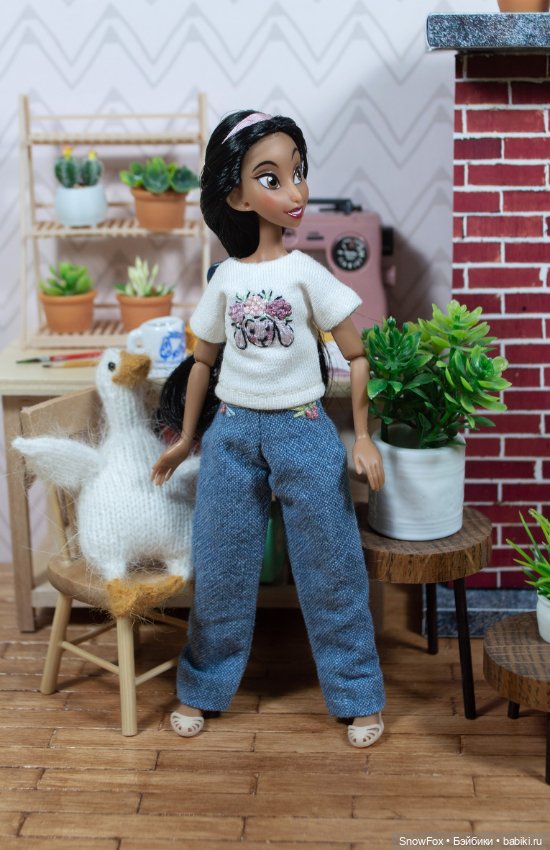 Джинсы с вышивкой для пижамок