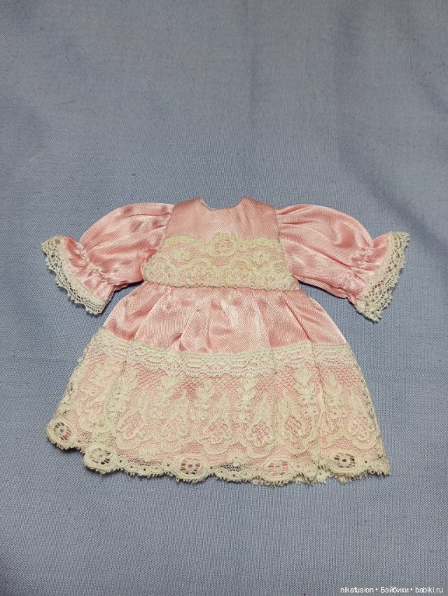 Платье шёлк на маленькую антикварную или винтажную куклу