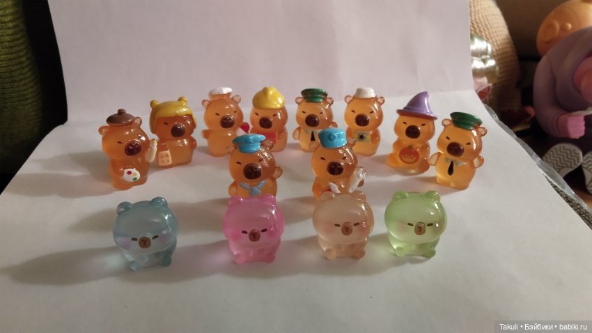 Фигурки капибар и муми-троллей