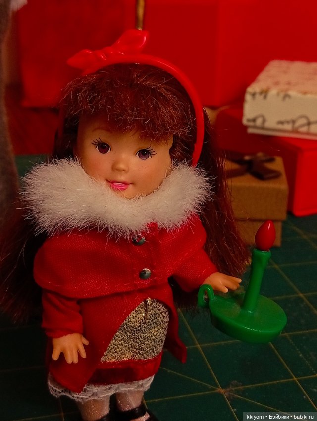 Caroling Lorena Kelly c головой Paula (фото 2)