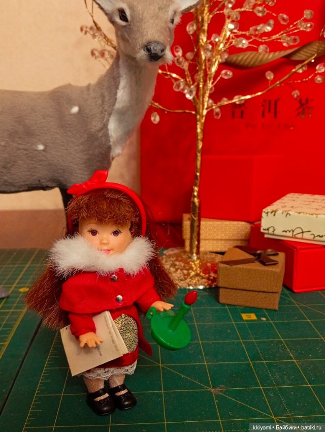 Caroling Lorena Kelly c головой Paula (фото 3)