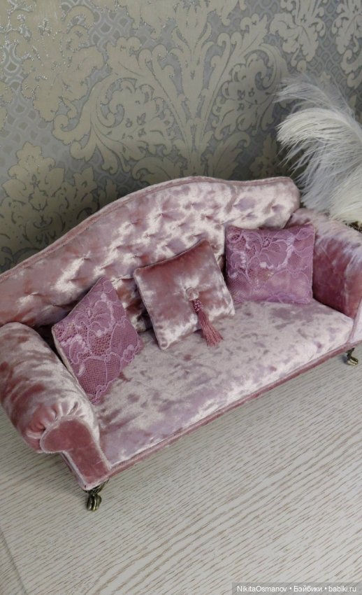 Мебель велюровый диван для кукол Паола, Рейна, Блайз, Барби 1:6 (фото 4)