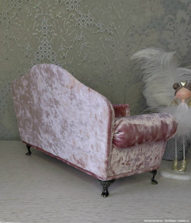 Мебель велюровый диван для кукол Паола, Рейна, Блайз, Барби 1:6 (фото 6)