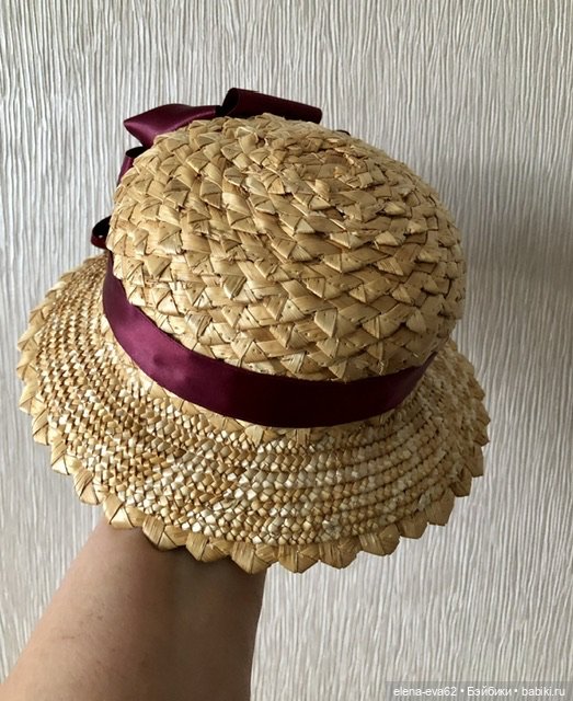 Большая соломенная шляпка для крупных красавиц