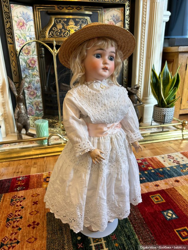 Потрясающая загадочная немецкая девочка (фото 5)