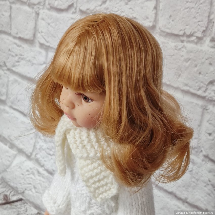 Paola Reina Даша с челкой, в белом комплекте, 32 см (фото 9)